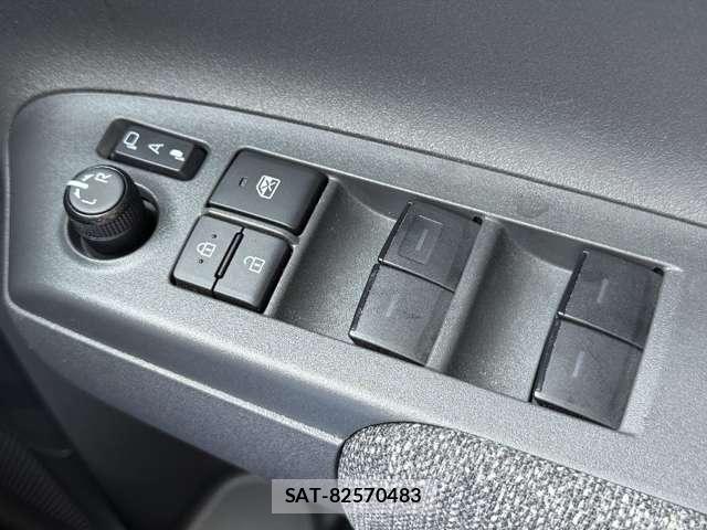 Toyota SIENTA 2023-12 8882156-21