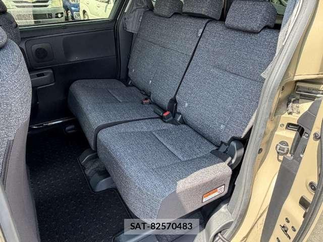 Toyota SIENTA 2023-12 8882156-25