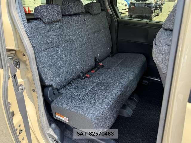 Toyota SIENTA 2023-12 8882156-26