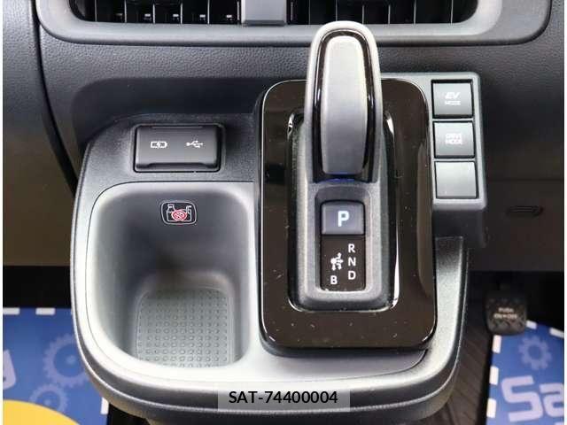 Toyota SIENTA 2023-05 8882157-26