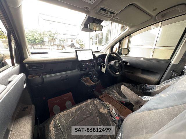 Toyota SIENTA 2023-08 8882173-15