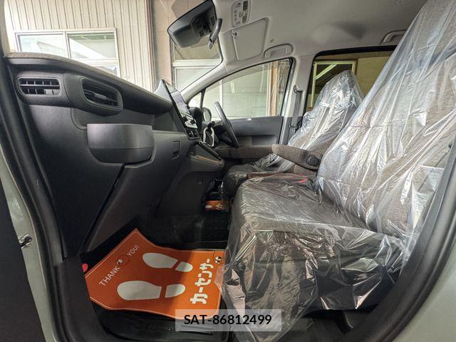 Toyota SIENTA 2023-08 8882173-16