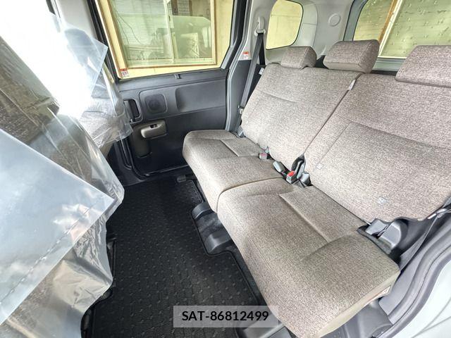 Toyota SIENTA 2023-08 8882173-18