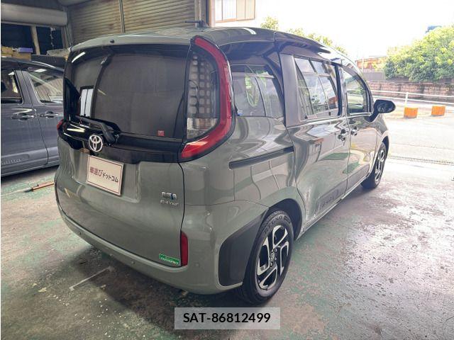 Toyota SIENTA 2023-08 8882173-1