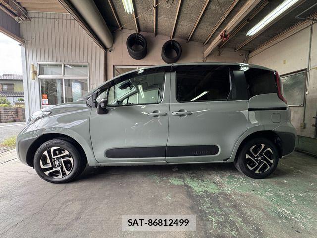 Toyota SIENTA 2023-08 8882173-6