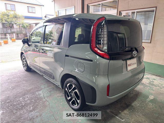 Toyota SIENTA 2023-08 8882173-8