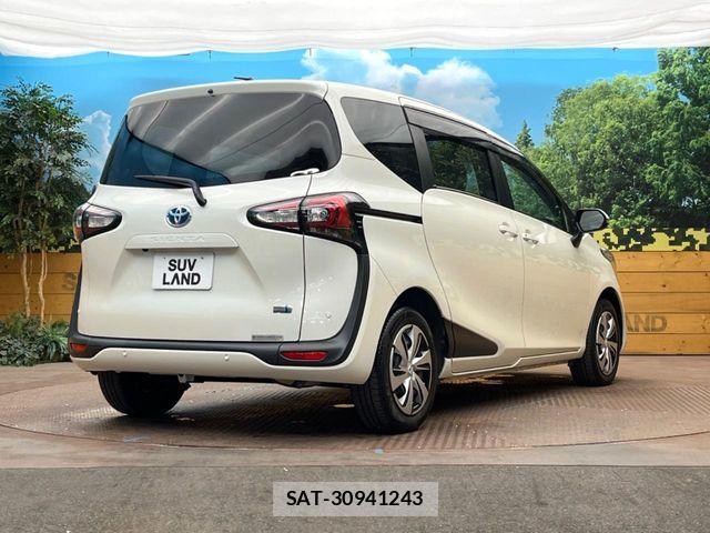 Toyota SIENTA 2021-12 8882169-16