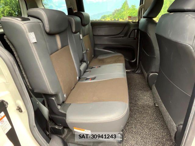 Toyota SIENTA 2021-12 8882169-8