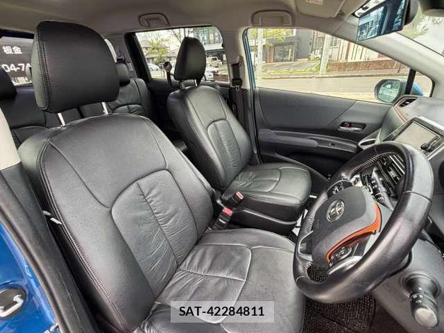 Toyota SIENTA 2016-05 8882180-12