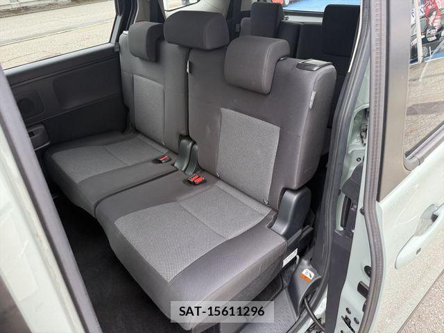 Toyota SIENTA 2023-07 8882172-11