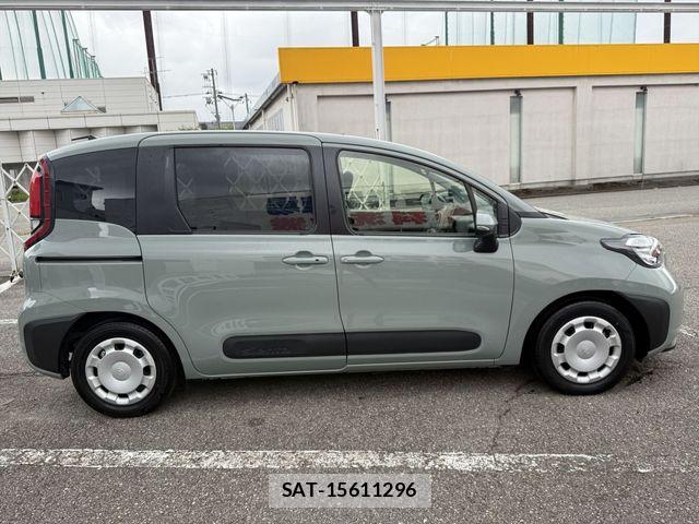 Toyota SIENTA 2023-07 8882172-3