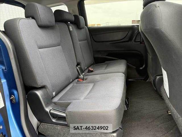 Toyota SIENTA 2016-03 8882183-17