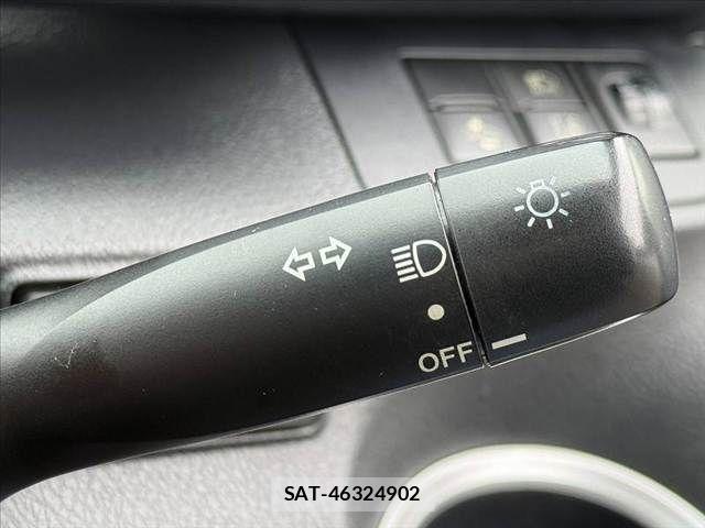 Toyota SIENTA 2016-03 8882183-24