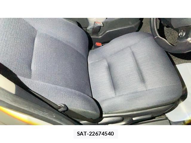 Toyota SIENTA 2016-05 8882181-10