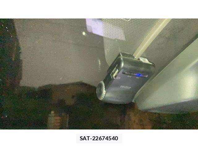 Toyota SIENTA 2016-05 8882181-16