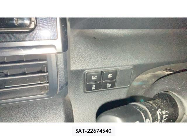 Toyota SIENTA 2016-05 8882181-18