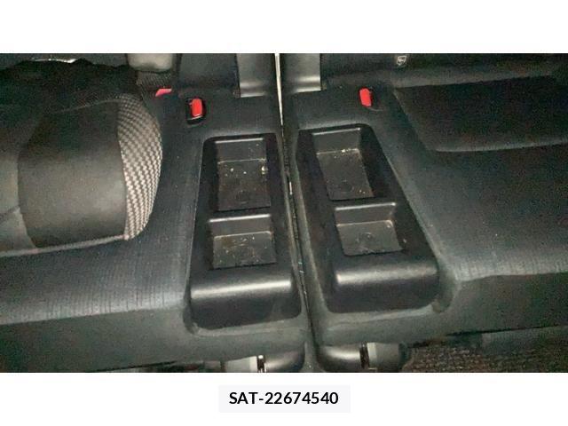 Toyota SIENTA 2016-05 8882181-23