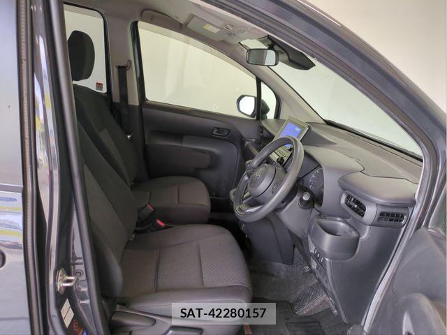 Toyota SIENTA 2023-11 8882171-26