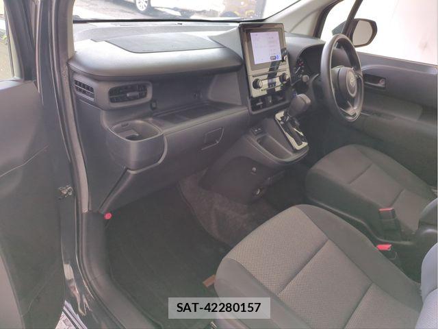 Toyota SIENTA 2023-11 8882171-2