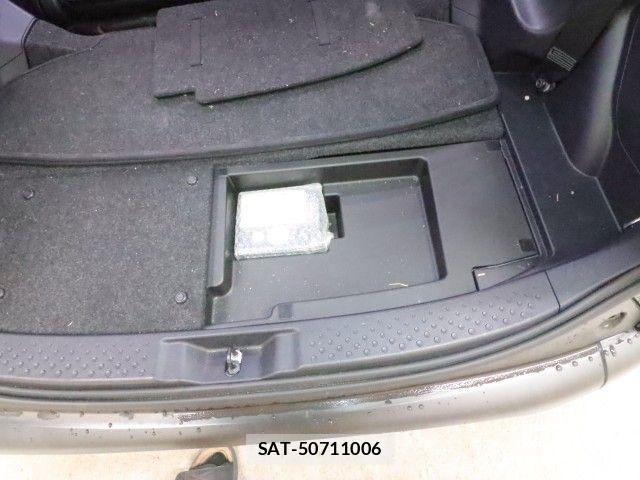 Toyota SIENTA 2018-09 8882178-9