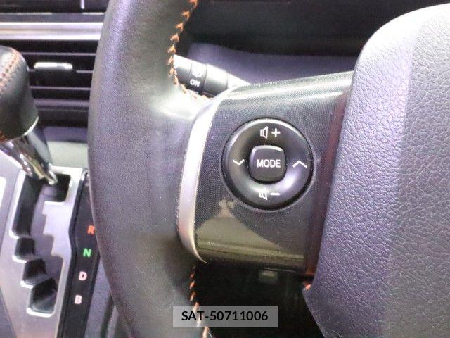 Toyota SIENTA 2018-09 8882178-16