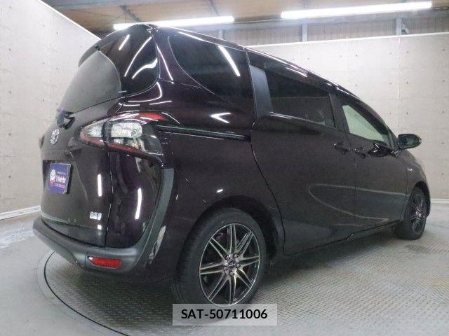Toyota SIENTA 2018-09 8882178-1
