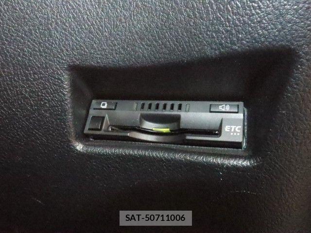 Toyota SIENTA 2018-09 8882178-20