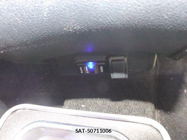 Toyota SIENTA 2018-09 8882178-22