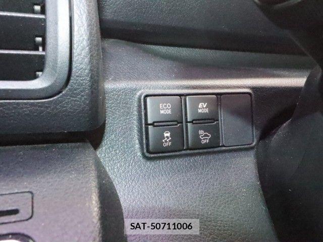 Toyota SIENTA 2018-09 8882178-25