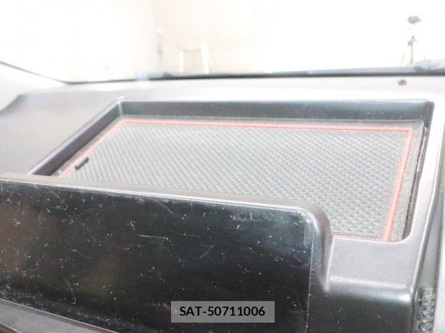 Toyota SIENTA 2018-09 8882178-26