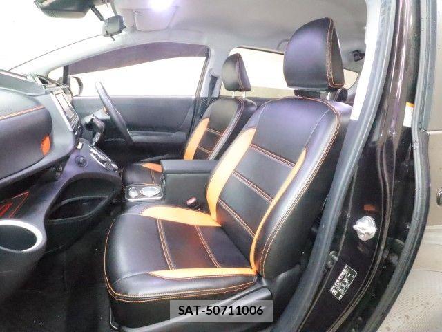 Toyota SIENTA 2018-09 8882178-5