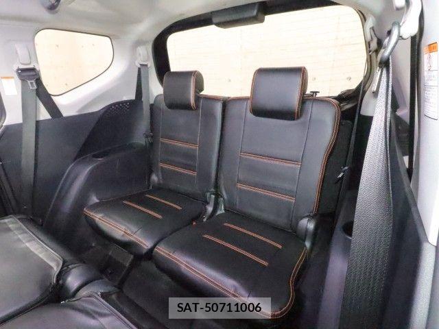 Toyota SIENTA 2018-09 8882178-7