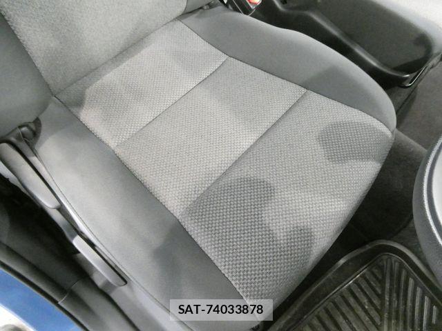 Toyota SIENTA 2023-08 8884351-12
