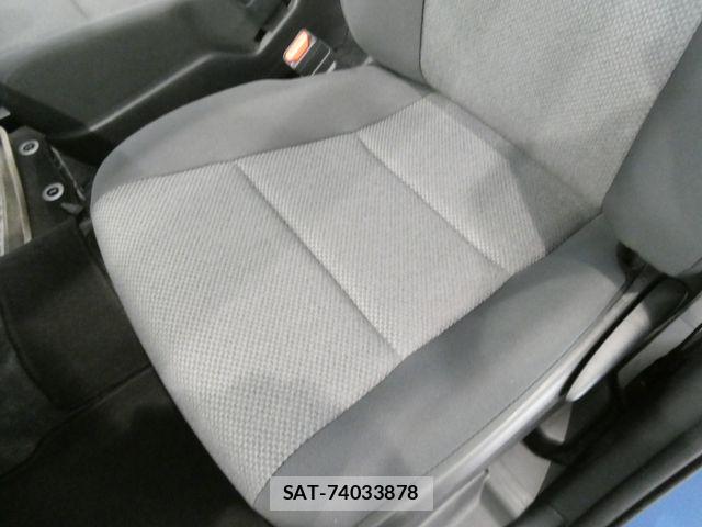 Toyota SIENTA 2023-08 8884351-14