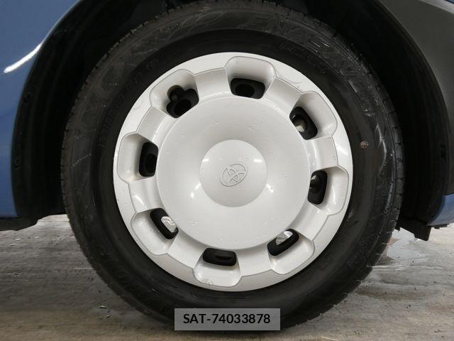 Toyota SIENTA 2023-08 8884351-8