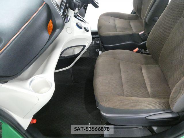 Toyota SIENTA 2015-07 8884353-15