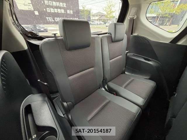 Toyota SIENTA 2018-08 8884352-13