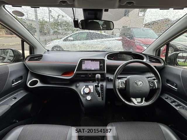 Toyota SIENTA 2018-08 8884352-3