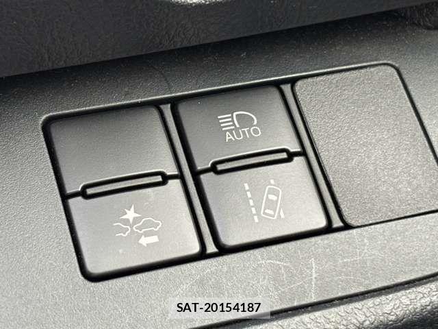 Toyota SIENTA 2018-08 8884352-8