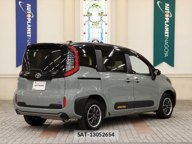 Toyota SIENTA 2024-06 8884348-2