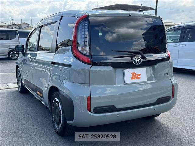 Toyota SIENTA 2023-05 8884349-14