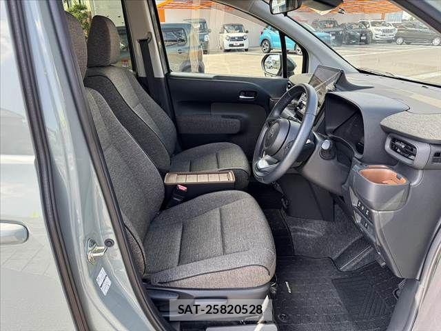 Toyota SIENTA 2023-05 8884349-15