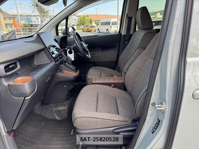Toyota SIENTA 2023-05 8884349-16
