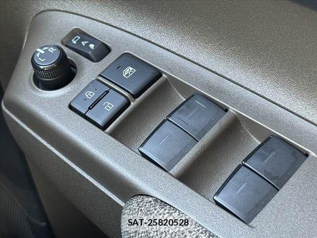 Toyota SIENTA 2023-05 8884349-27