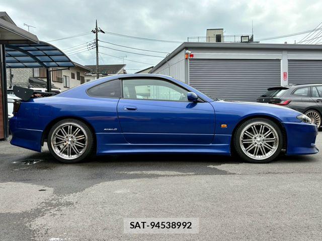 Nissan SILVIA 2000-12 8884355-3