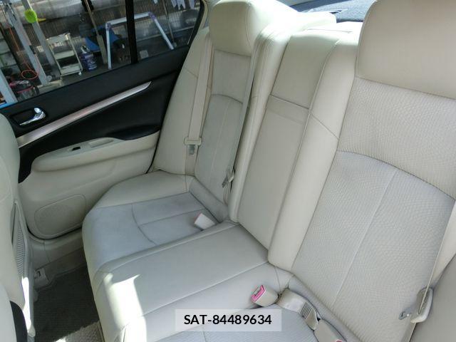 Nissan SKYLINE 2010-04 1217961-23