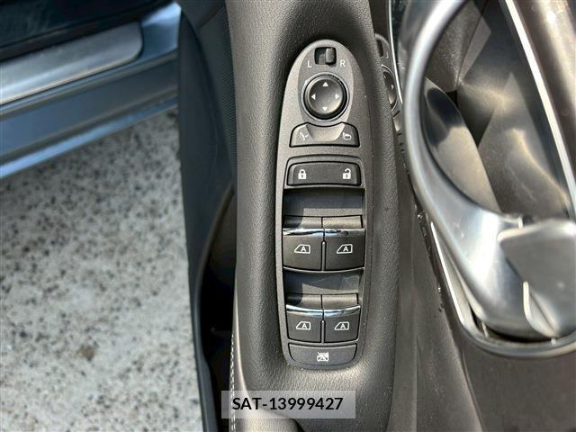Nissan SKYLINE 2016-08 3683606-13