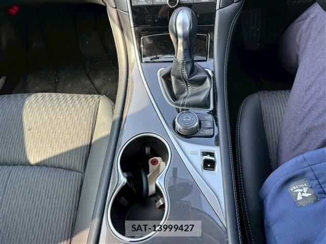 Nissan SKYLINE 2016-08 3683606-26