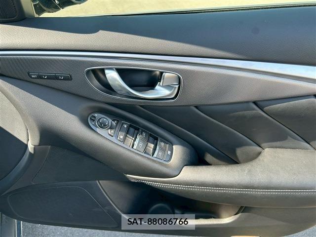 Nissan SKYLINE 2015-02 6018796-22