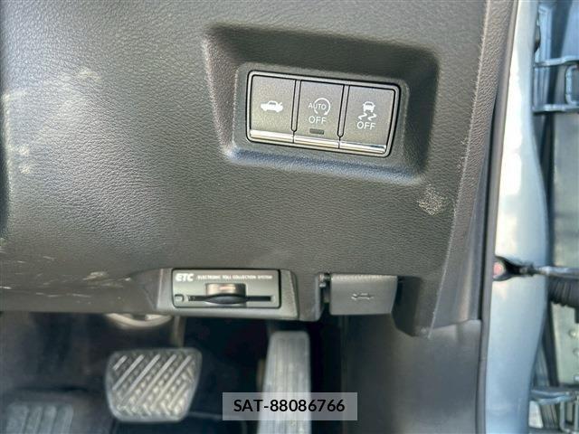 Nissan SKYLINE 2015-02 6018796-23